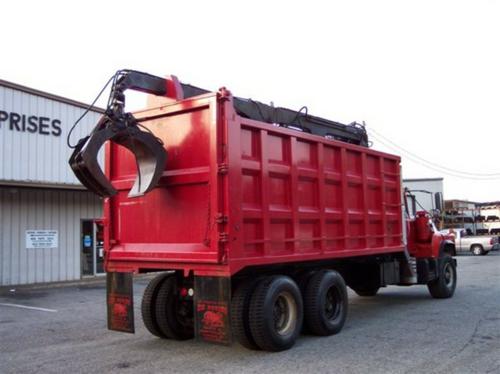 MACK DM690S Trucks