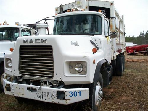 MACK DM Trucks