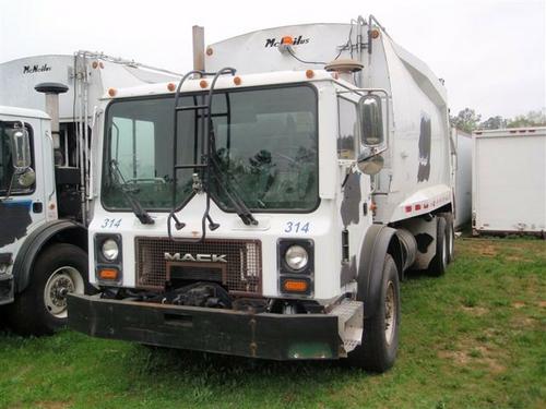 MACK MR690S Garbage Truck