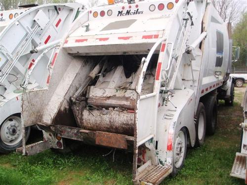 FREIGHTLINER FL112 Garbage Truck