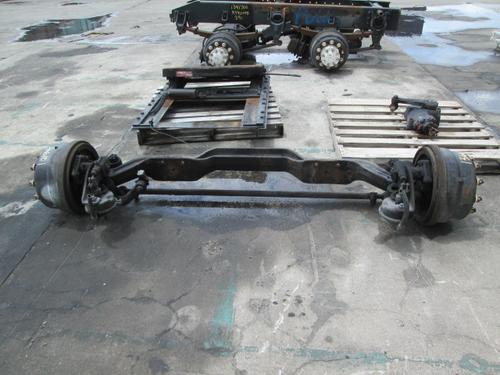 INTERNATIONAL F8100 AXLE ASSEMBLY, FRONT (STEER)