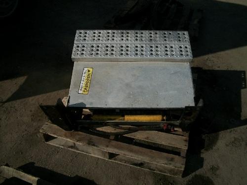 FREIGHTLINER FLD112 Battery Box
