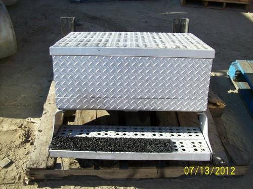 FREIGHTLINER FLD112 Battery Box